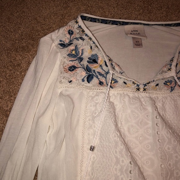 white floral long sleeve - Picture 3 of 3